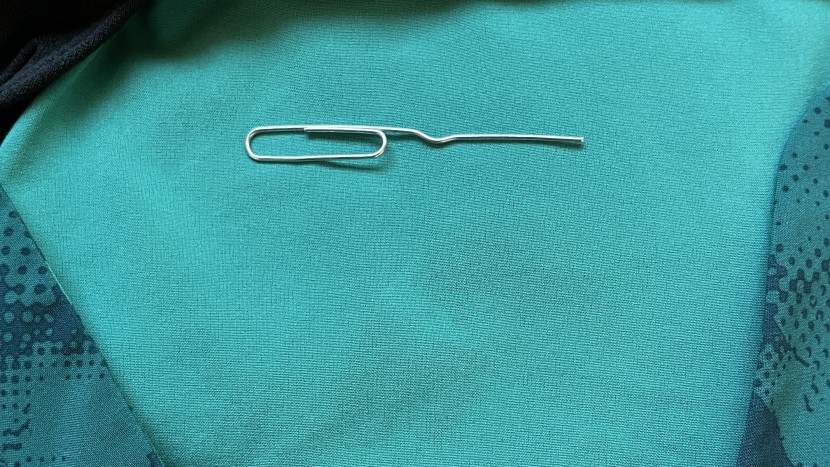 there markings left by the paperclip are so faint and nothing snagged.