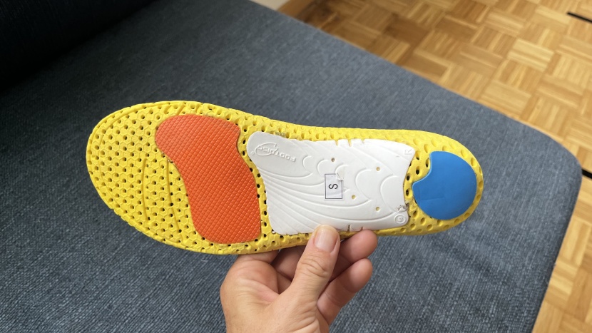 insoles - the triple-layers of the currex runpro: a shock-absorbing base...
