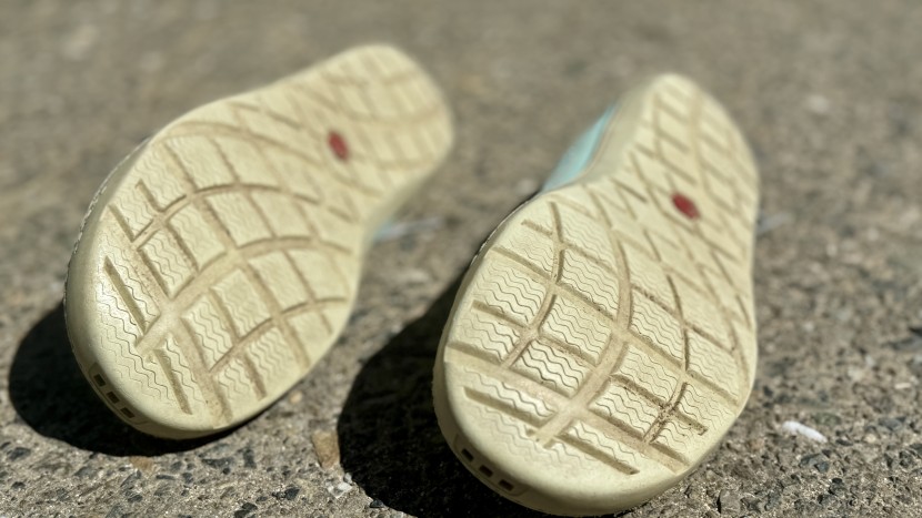 water shoes womens - despite starting out with great traction, after heavy use in gritty...