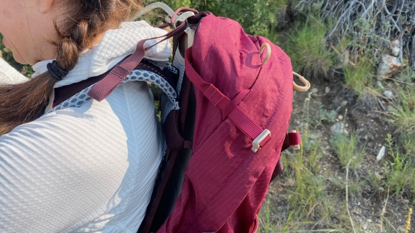 daypack womens - not every pack had loaders at the shoulders, but those that did...