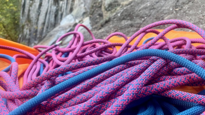 edelrid tommy caldwell eco dry colortec 9.3 - with half of the rope pink and the other half blue, it has never...