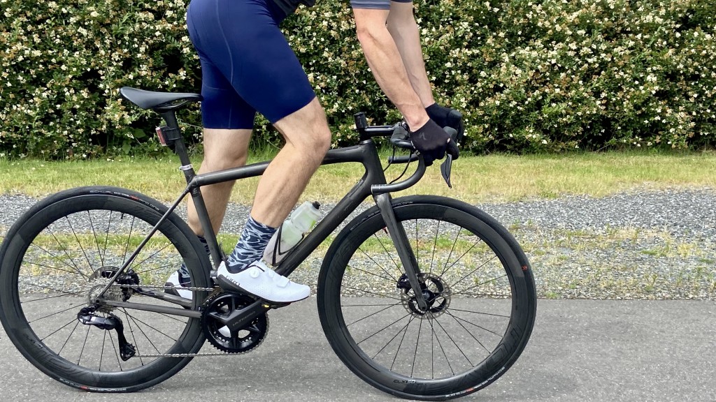 Fashion value carbon road bike