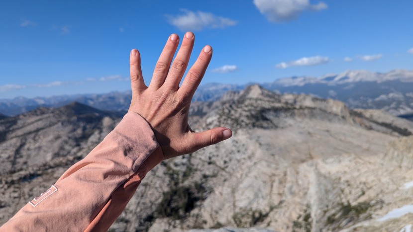 patagonia r1 crossstrata hoody for women - the elastic cuffs offer comfortable, no-hassle freedom of movement...