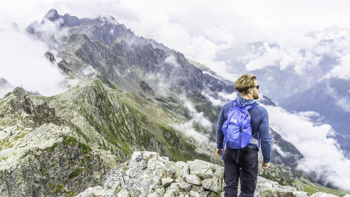 How to Choose a Daypack for Hiking