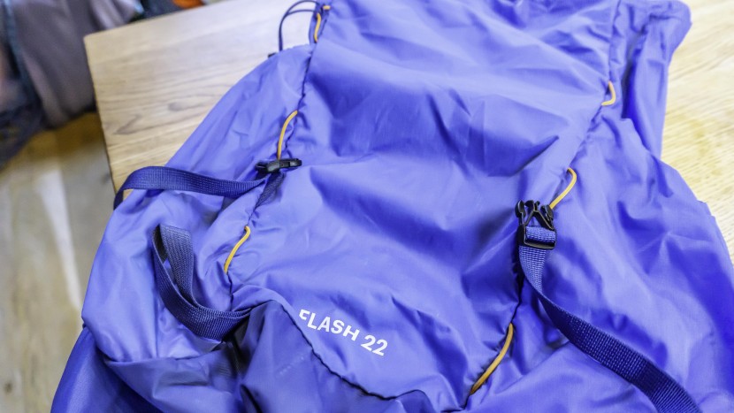 rei co-op flash 22 - the exterior daisy chain loops offer a world of attachment...