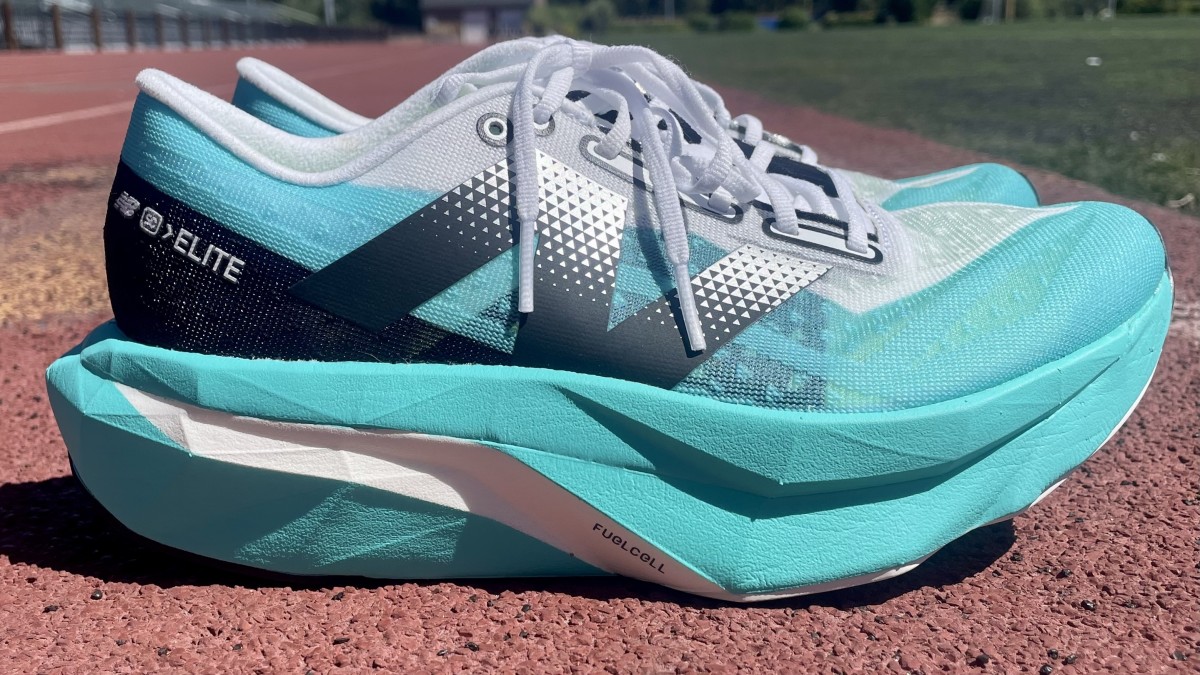 New Balance FuelCell SuperComp Elite v4 - Women's Review (The geometric design of FuelCell SuperComp Elite makes it a powerfully responsive shoe that is ready for uptempo runs...)