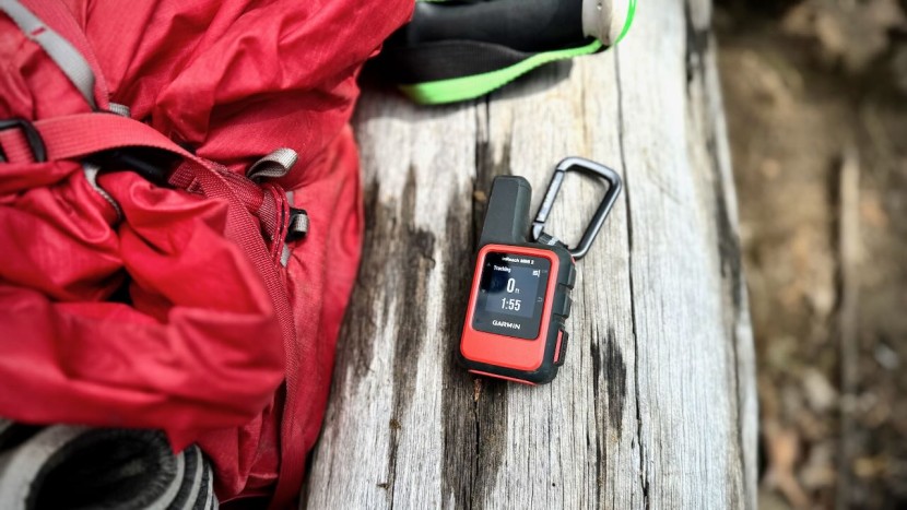 handheld gps - we objectively evaluated the accuracy, speed, and reception of each...