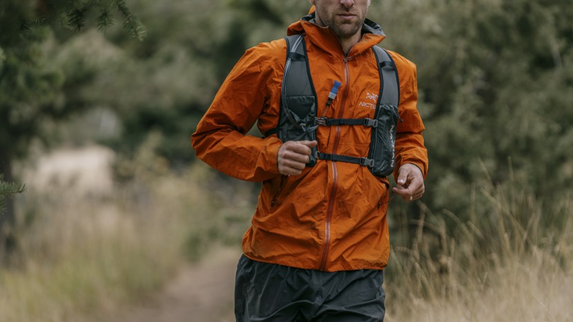 hydration pack for running - a great hydration pack should fit snugly and have easy access to...