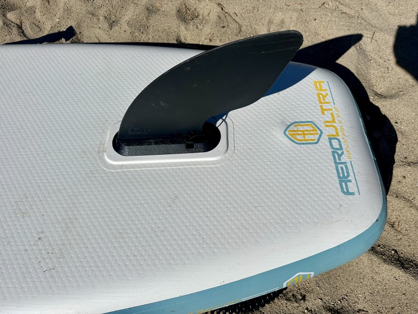bote wulf aero - the wulf has one single, large fin that is difficult to remove.