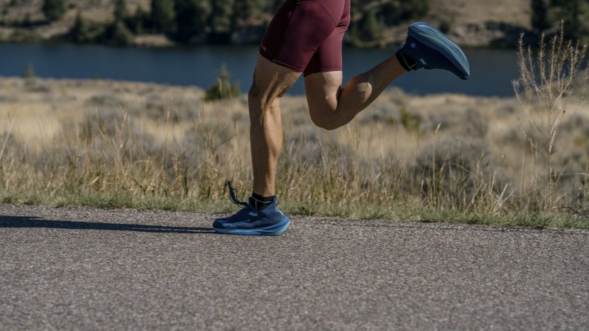 running shoes men - just look at all that highly-compressible and resilient foam. the...