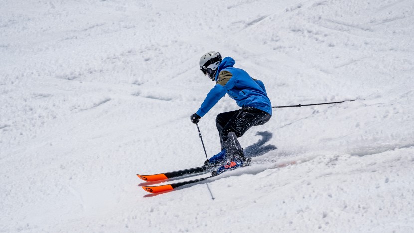 blizzard anomaly 94 - high speed stability is better at high edge angles and on smoother...