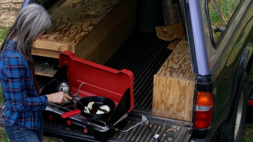 camping stove - even while tailgating, the everest 2x offers excellent flame...