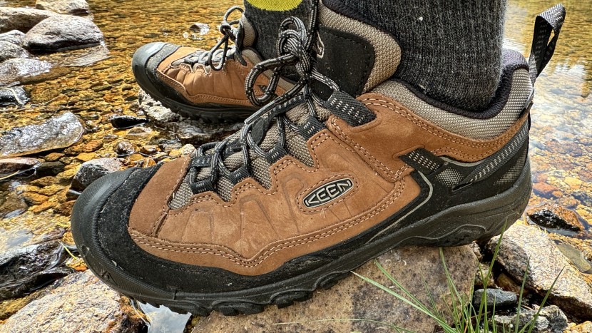 keen targhee iv low - the large protective toe bumper keeps toes happy when you trip over...