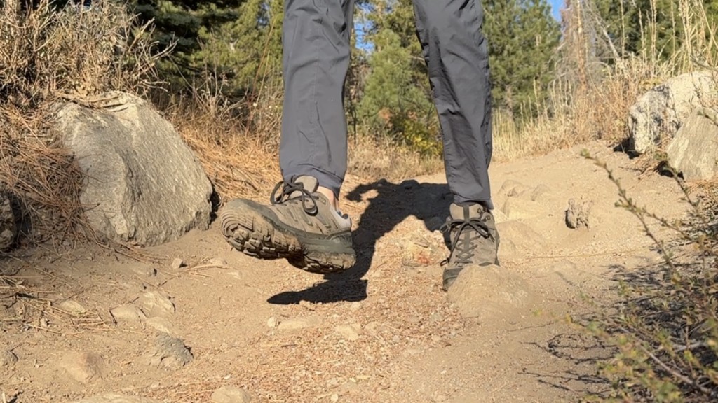 oboz sawtooth shoes