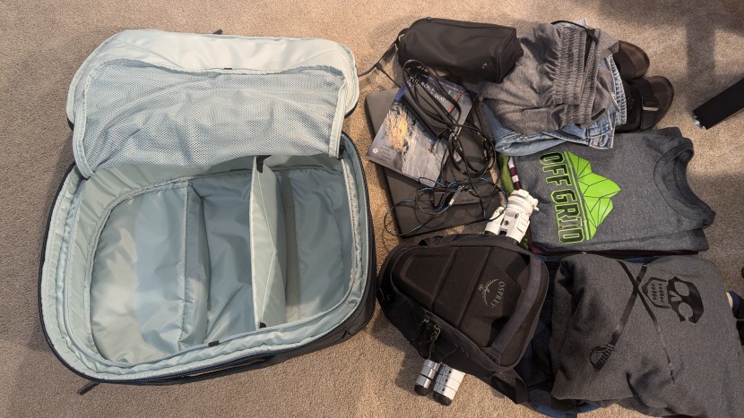 adjustable sections help to make organizing your gear easier.