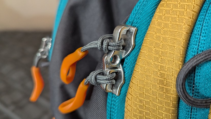 osprey daylite carry-on 35 - the main compartment zippers can be locked together for extra...