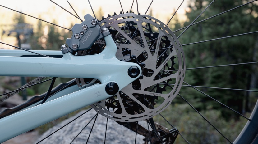 specialized stumpjumper 15 comp - time to gripe. sram&#039;s strongest brake paired to a 200mm rear rotor...