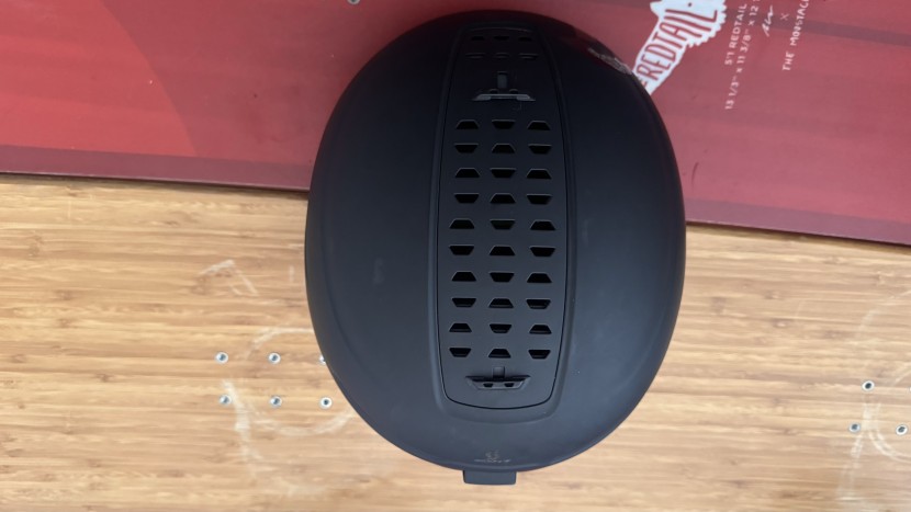 scott symbol 2 plus d mips - the vent system is comprised of lateral channels underneath these...