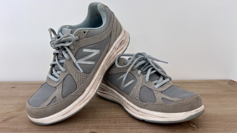 new balance 877 v1- women&#039;s - the new balance 877 v1 come in a range of widths, from narrow to...