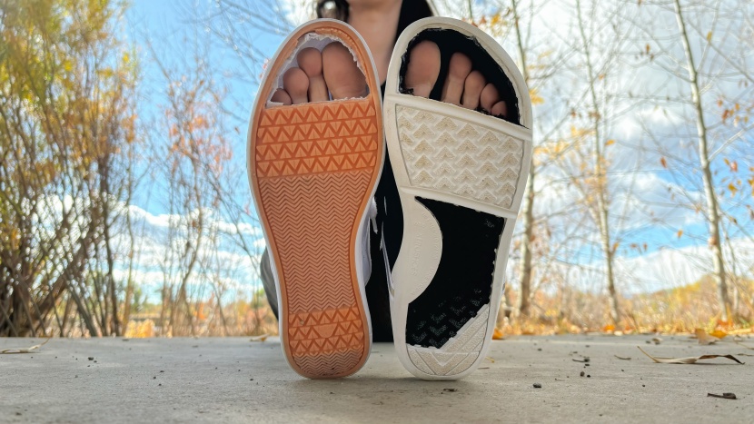 barefoot shoes womens - comparing the splay within a normal shoes (left) and a barefoot shoe...