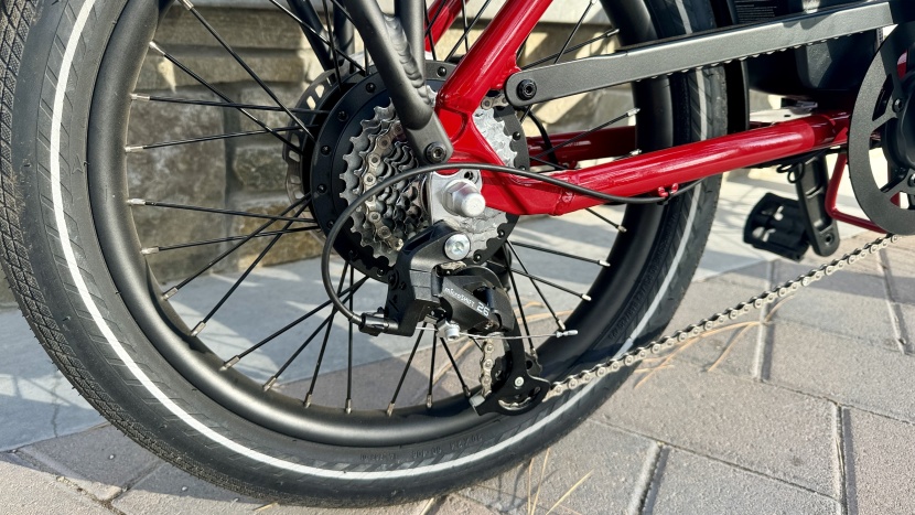 blix vika x - the electric shifter connects with a mechanical derailleur using an...