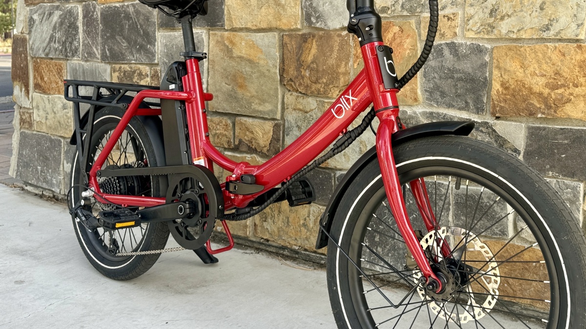 Blix Vika X Review (A spectacular folding bike that is loaded with features you might not expect on such a compact, budget-friendly model.)