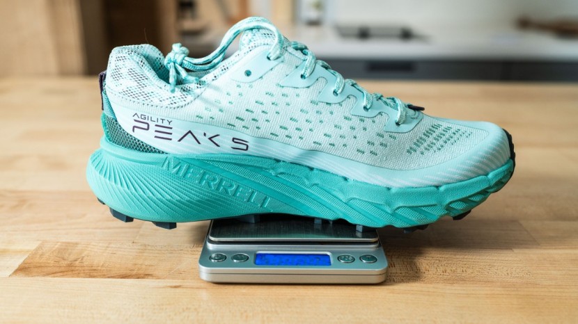 merrell agility peak 5 for women - neither the lightest nor the heaviest, the agility peak&#039;s weight is...