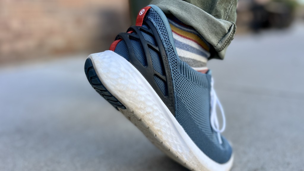 kizik athens for women - the heel cage on the kiziks athens allows for a truly hands-free...