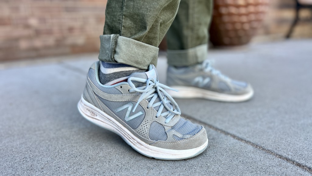 new balance 877 v1- women&#039;s - we liked the wide toe box on the new balance 877 v1.