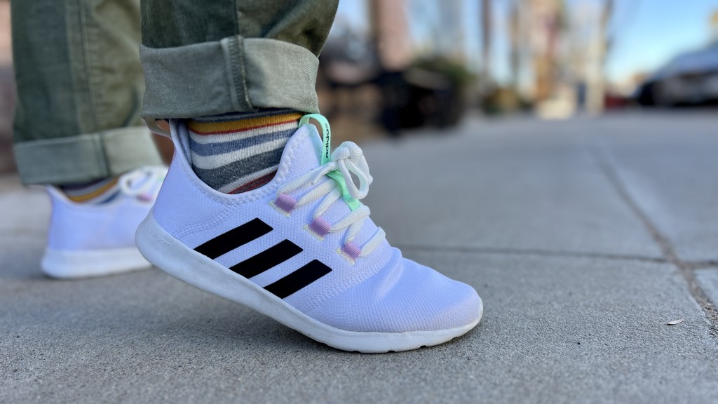 adidas cloudfoam pure 2.0 for women - the adidas cloudfoam pure 2.0 have a very thin sole.