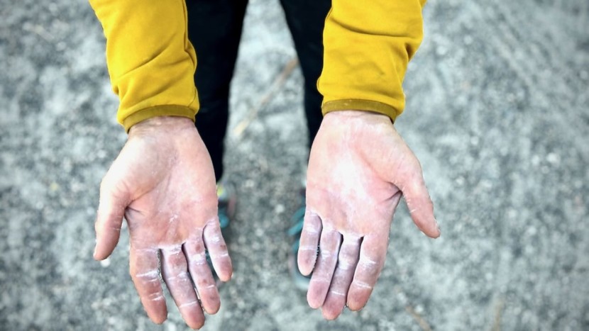 the generous sleeve length along with elastic wrist cuffs help...