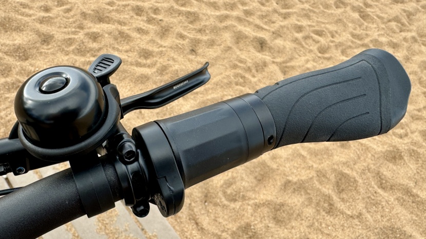 rad power radkick belt drive - a twist throttle is intuitive, and the bell is just about requisite...