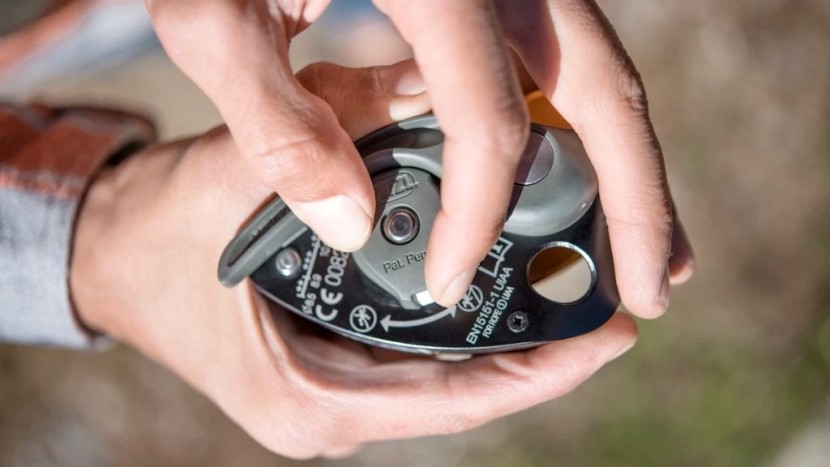 after unlocking the dial, turn it to the appropriate mode.