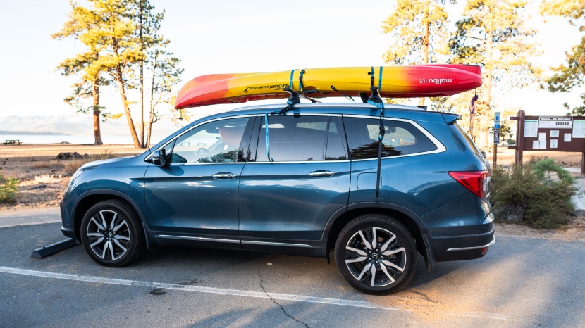 ocean kayak malibu 11.5 - the hull shape means it doesn&#039;t fit that well to flat roof bars...