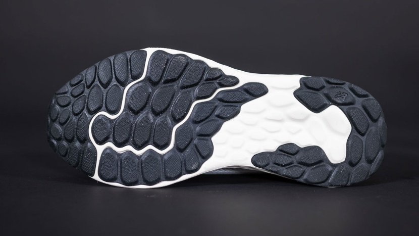 new balance fresh foam arishi v4 - the tacky rubber of this shoe is clearly designed for indoor...