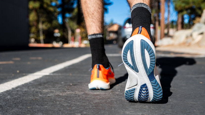saucony] メンズ TEMPUS 2ランニングシューズ（saucony] メンズ
