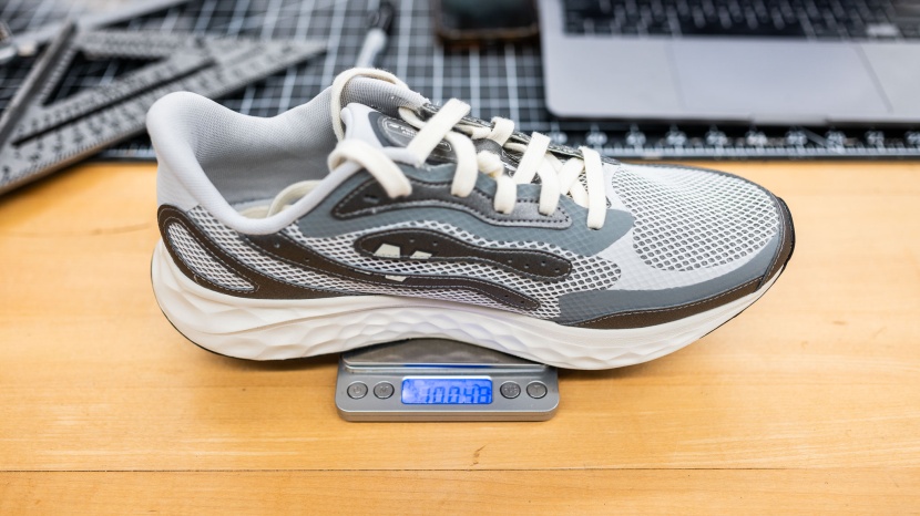 new balance fresh foam arishi v4 - this is a heavy shoe for the poor running experience it offers.