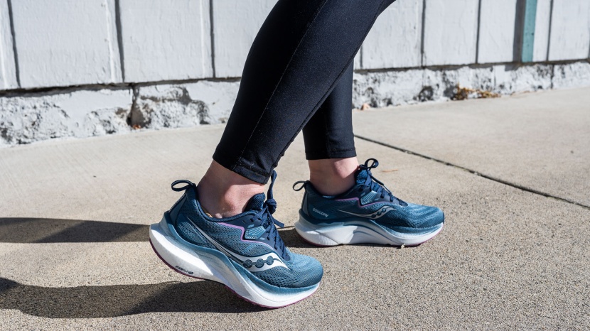 saucony tempus 2 for women - the heel collar design creates a strong lock, aiding in the tempus&#039;s...