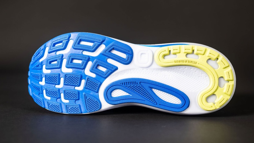 brooks adrenaline gts 24 - outsole coverage on the gts is excellent, and the design of the lugs...
