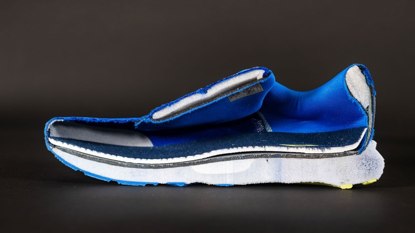 brooks adrenaline gts 24 - here, you can see some of the different density foam at the midfoot...