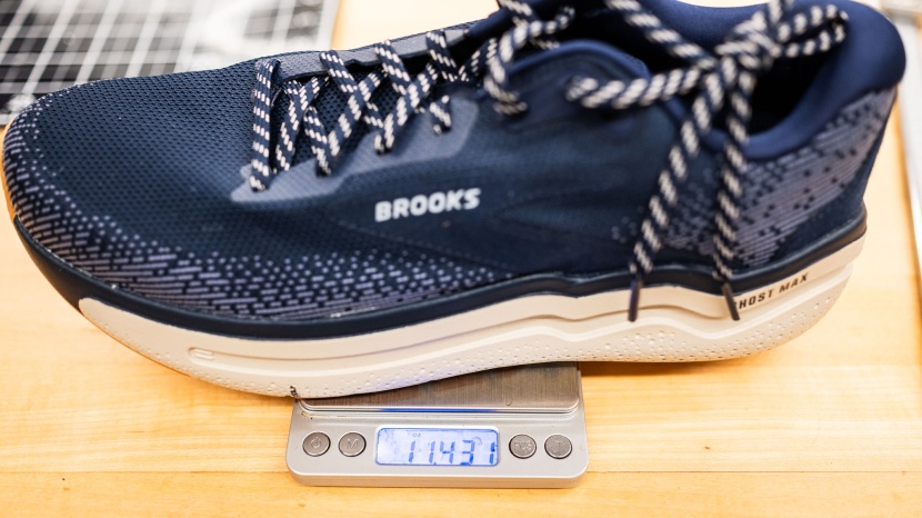 brooks ghost max 2 - the brooks ghost max 2 weighs 11.43 ounces per shoe (10.5).