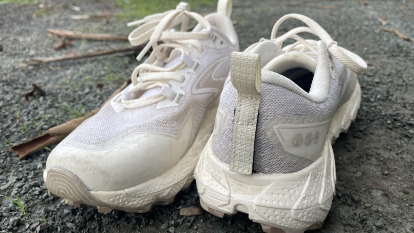 brooks cascadia 18 for women - the inclusion of an adaptive plate and wide heel make the cascadia a...