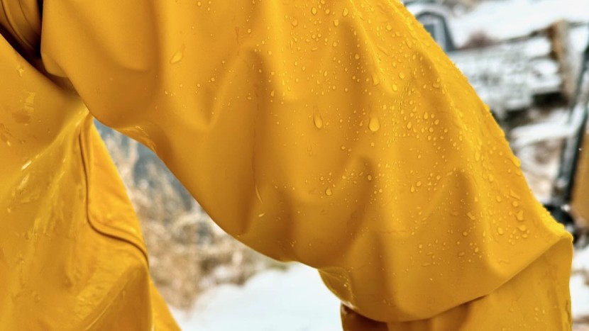 helly hansen moss for women - after hours of chopping wood, our testers were grateful to be dry...