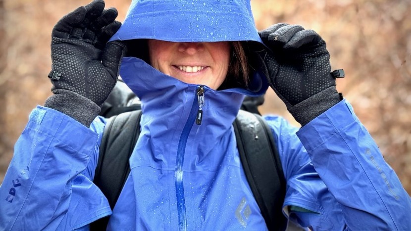 rain jacket - breathable and flexible, the fineline excels in fast-paced activities.