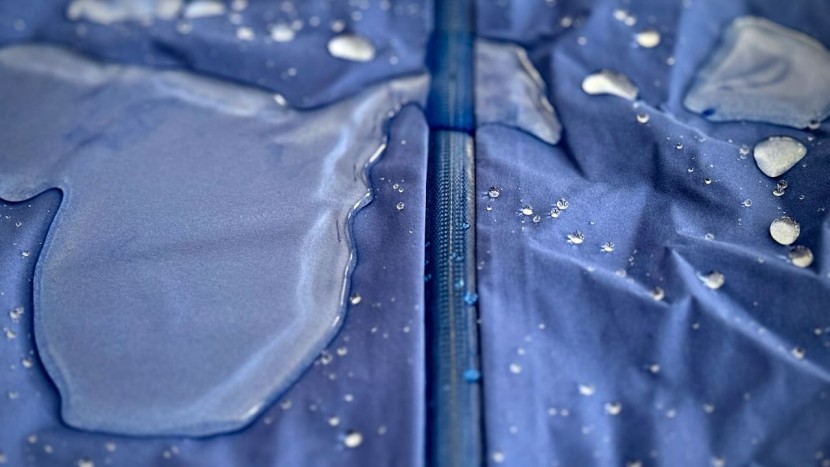 black diamond fineline stretch for women - the 2.5l bd dry proprietary outer shell combines with dwr treatment...