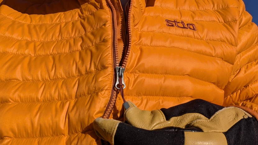 stio pinion hooded - the pinion features wider baffles for warmth and narrower baffles...