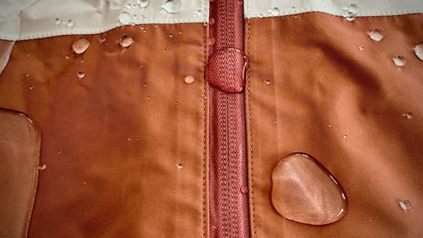 rain jacket womens - features like gore-tex paclite fabric, aquaguard zippers, and a...