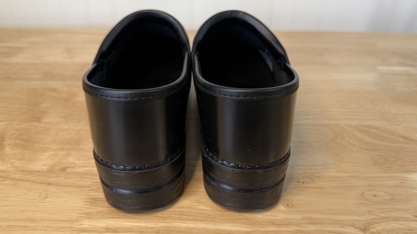 the heel cup allows free movement while walking.