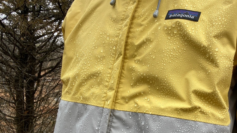 rain jacket - patagonia&#039;s h2no fabric along with dwr finish effectively bead water...