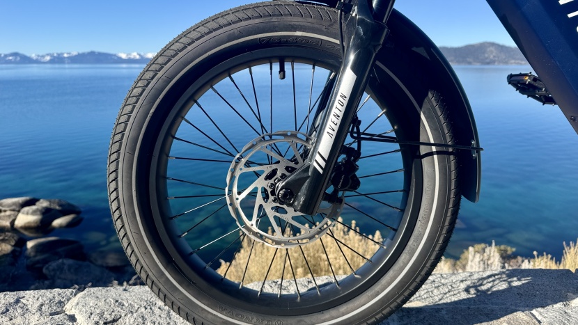 aventon abound sr - 3-inch wide tires and a thru-axle fork give the abound sr excellent...